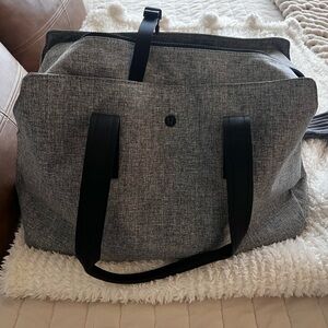 LULULEMON// duffle bag